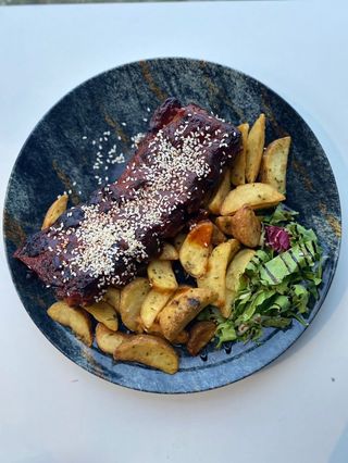 COASTE DE PORC CU BBQ