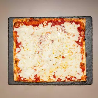 Mezza Teglia Margherita