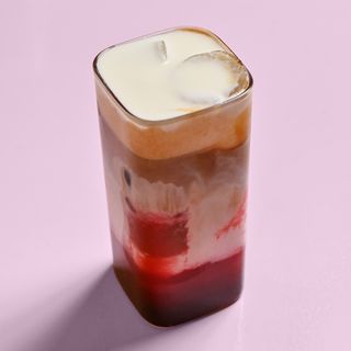 latte de frambuesa con espuma