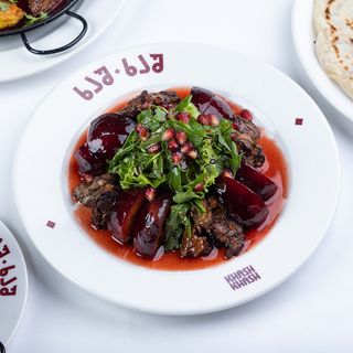 ქათმის ღვიძლი გამომცხვარი ქლიავით და ბროწეულის საწებლით