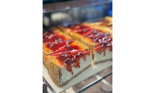 მარწყვის ჩიზქეიქი გამომცხვარი