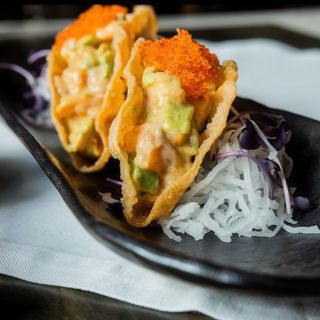 papadum con salmón acevichado
