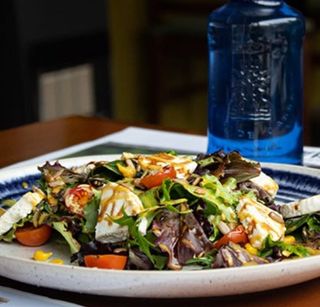 Ensalada con Queso de Cabra 