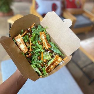 Grilled Halloumi Salad