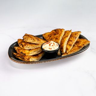 Pikantni somun sa kajmakom