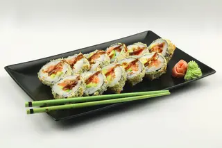 412. Futomaki tempurizado de salmón/atun/gambas (10 piezas)