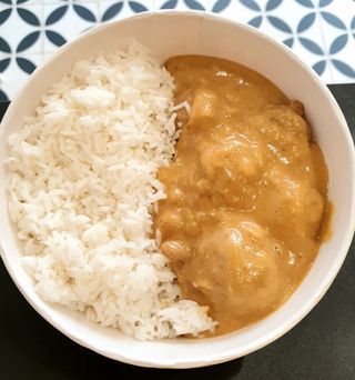 Albóndigas En Salsa De Almendras