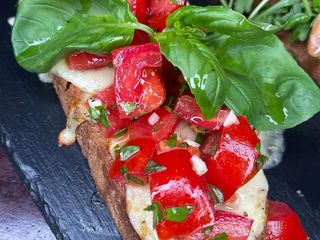 Брускета Енн Бонні (210g)