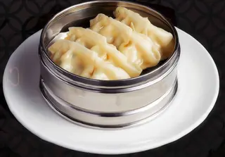 40. Gyoza de pollo al vapor (6 uds.)