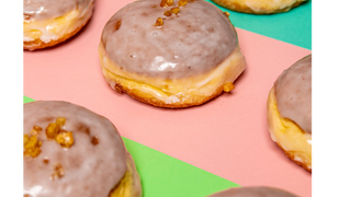 10 pączków z różą