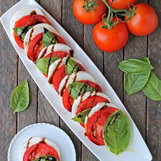 Салата Капрезе (400г)