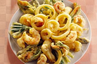 Frittura mista di pesce con verdure