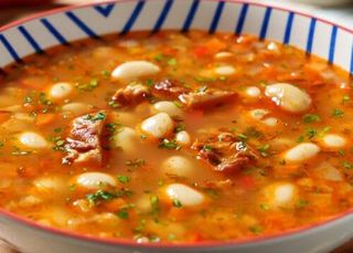 Ciorbă de fasole cu afumatura