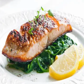 Salmón marinado en miso