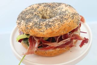 Bagel Con Jamón Iberico