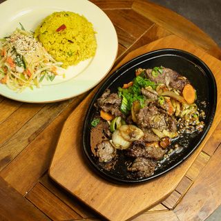 Wołowina czosnkowa			150g