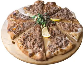 Lahm B'ajin pizza