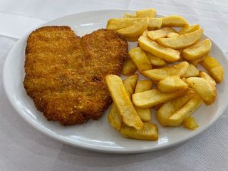 Escalope De Cerdo Con Patatas (Schnitzel)