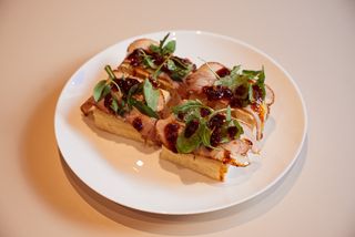 Focaccia de chicharrón