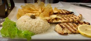 Febras Grelhadas com Guarnição