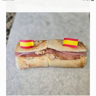 Sándwich Enrollado Sevillano