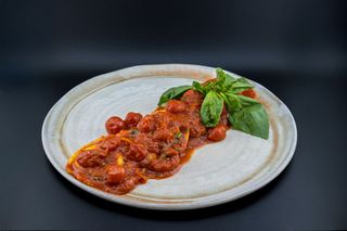 Cappellaccio di bufala e basilico