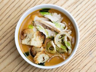 Крем суп із сочевиці з куркою (340g)