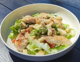 Салат Цезар з курячим філе 200
