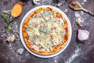 Pizza Quattro Formaggi mare