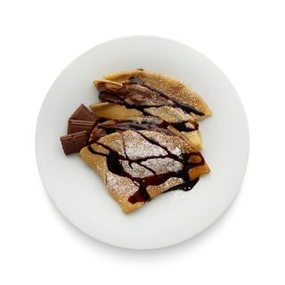 Naleśniki z nutellą i sosem truskawkowym