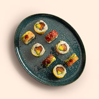 139. Uramaki Special arcoiris