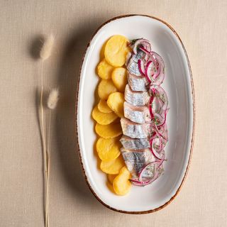 Оселедець з картопелькою
