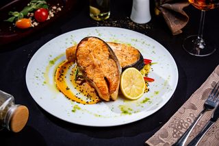 Somon la cuptor cu legume Thai