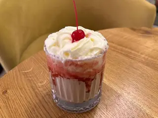 Лате пʼянка вишня (340ml)