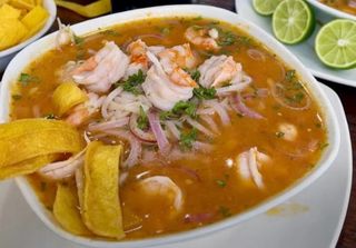 Encebollado Mixto