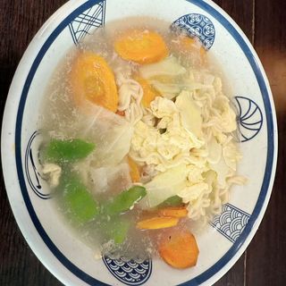 Ramen tradicional con pollo (传统鸡肉拉面）