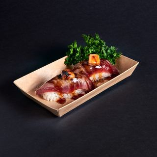 Nigiri Atún Flameado con Foie