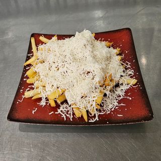 Пържени картофи със сирене