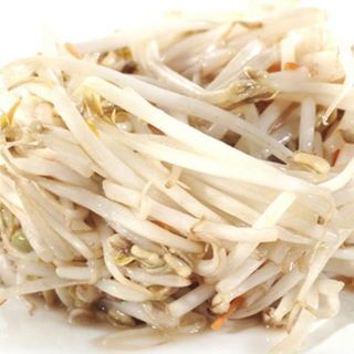 Germogli di soia saltati