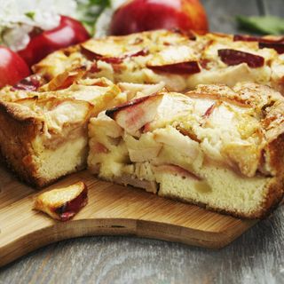 Шарлотка яблочная