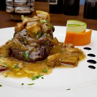 Muschi de vita cu gorgonzola/ hribi/ piper verde