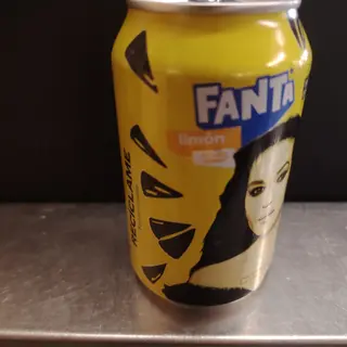 Fanta Limón Lata 330ml.