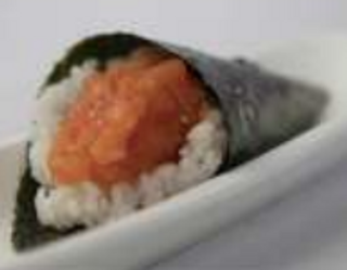 95/ Temaki spicy salmon