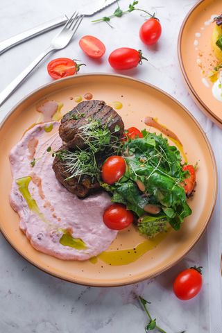 Медальоны с вишневым муссом