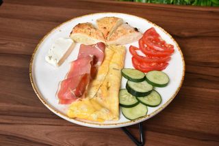 Omlet sa pršutom