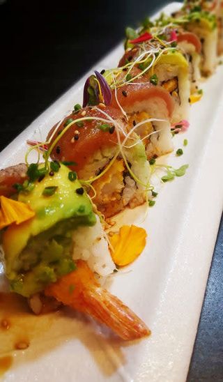 Uramaki Tataki Atún