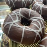 2 DONUTS DE CHOCOLATE 