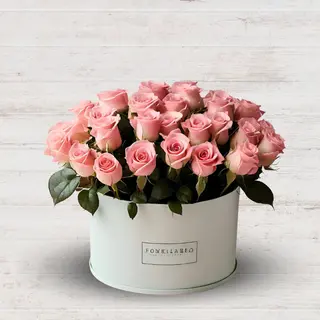 Flowerbox różowe róże 15 szt