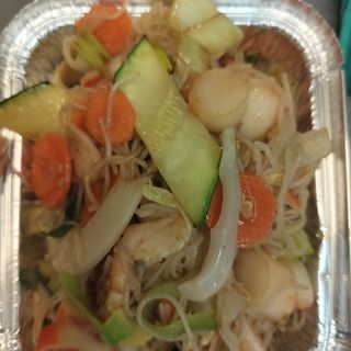 318 Spaghetti di riso con frutti di mare alla piastra