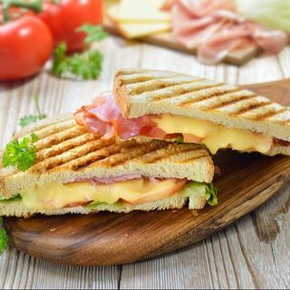 Panino vegano Contadino  (Panino Formato Maxi) Bibita omaggio a scelta della casa